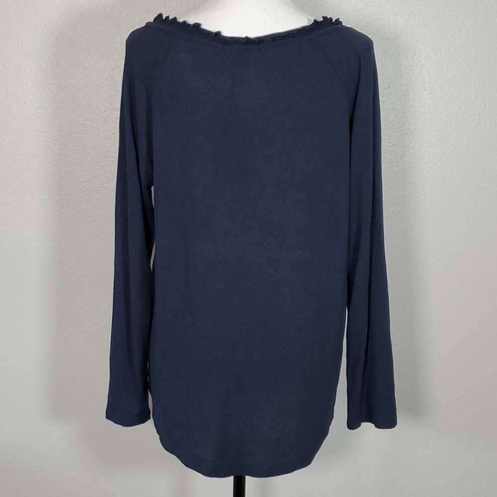 Gibson Ruffled Edge Raglan Pullover Navy. - Picture 4 of 9
